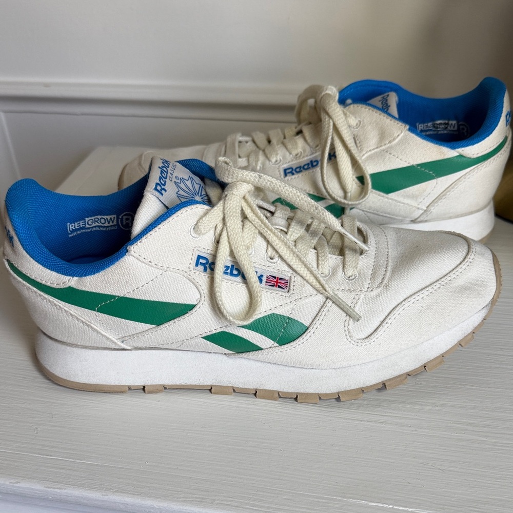 Reebok Classic Leather Grow - Chalk Court Green. Vintage inspired. Size 8.